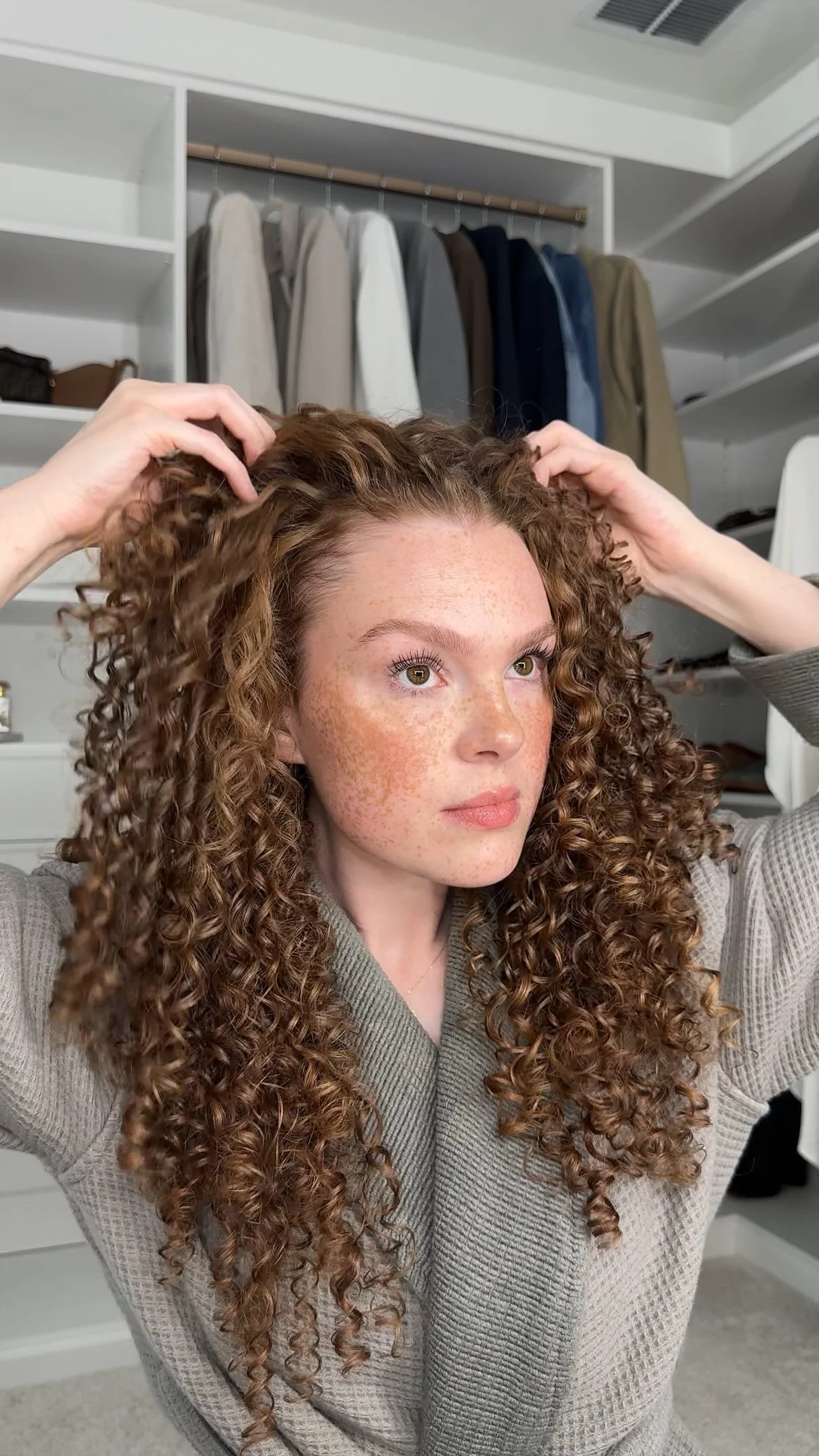 How I style my hair for volume and definition! Using the @bouncecurl volume edgelift brush, @rizoscurls defining gel & @marcanthonyhaircare strictly curls flex gel