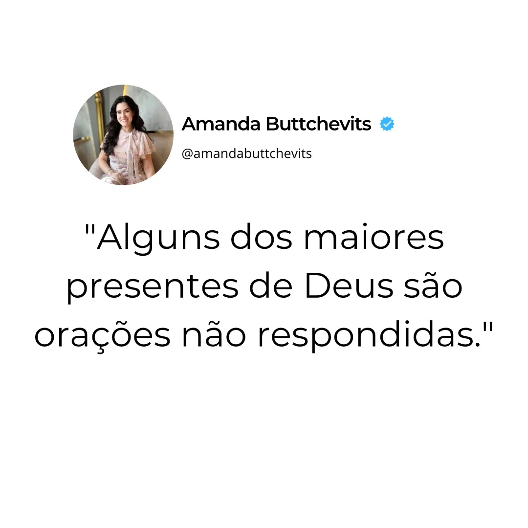 Nem toda oração não respondida é rejeição. Muitas vezes é proteção. Deus enxerga caminhos que nós ainda não conseguimos ver. Aquilo que hoje parece frustração pode ser, no futuro, motivo de profunda gratidão.

Quantas vezes insistimos em algo que não nos faria bem, que nos afastaria da nossa missão ou que nos colocaria em situações que não conseguiríamos sustentar. O amor de Deus também se manifesta quando Ele fecha portas, quando Ele silencia, quando Ele pede que esperemos.

O coração amadurece quando aprende a confiar mais na sabedoria de Deus do que na própria vontade. Existe graça no “não”, existe cuidado no “ainda não” e existe misericórdia nas respostas diferentes daquilo que pedimos.

Escreva nos comentários: “Senhor, eu confio na Tua vontade.”