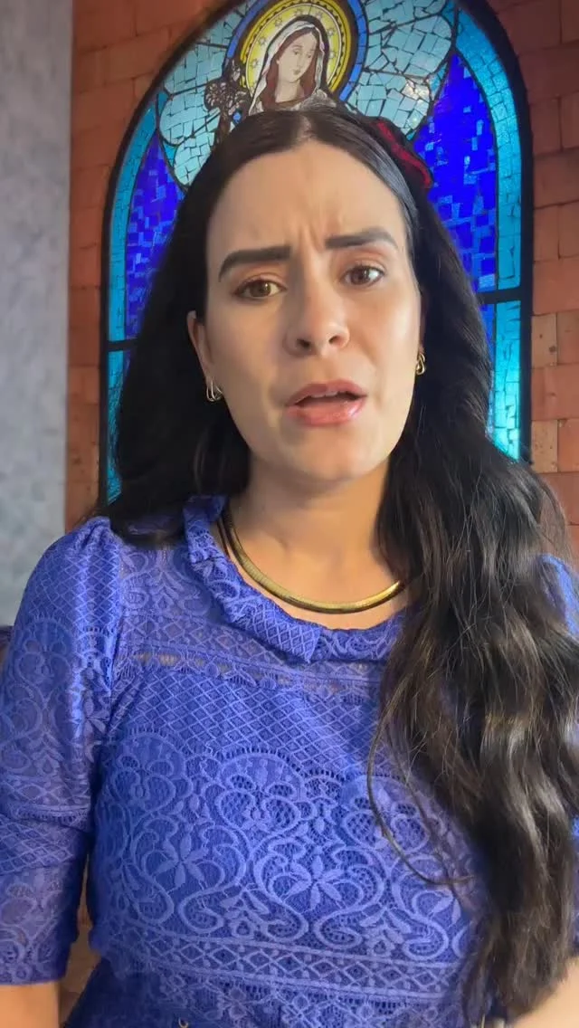 ✨ Hoje é dia de recordar o SIM que mudou a história da humanidade.

Você já parou para pensar que, no silêncio de Nazaré, uma jovem disse “Eis-me aqui” e abriu as portas para a salvação do mundo?
A Anunciação nos ensina que quando confiamos em Deus, mesmo sem entender tudo, milagres começam a acontecer.

🌿 Reflita hoje:
• Deus também tem um chamado para a sua vida.
• O seu sim pode transformar a sua família e o seu futuro.
• A graça vem sobre aqueles que se colocam disponíveis ao Senhor.

👉 Escreva nos comentários: “EIS-ME AQUI, SENHOR!” e reze essa oração do Angelus com fé.

🔥 Venha rezar conosco na live de oração da Família Virtuosa às 8h no YouTube.
Clique no link e participe.