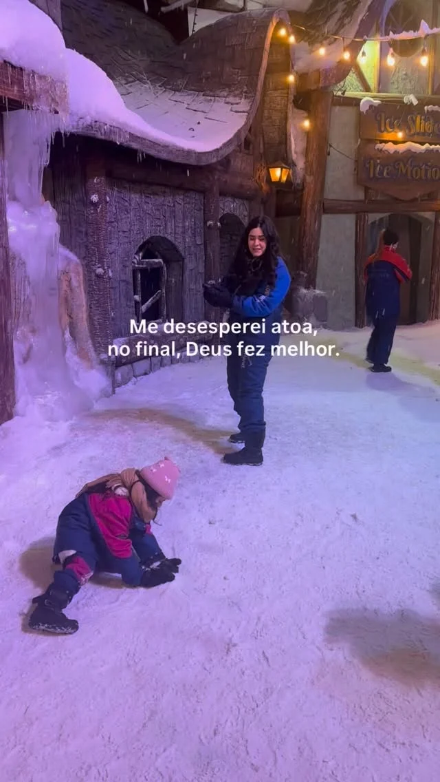 Você já se desesperou por algo… e depois percebeu que Deus já estava cuidando de tudo?

Quantas vezes o nosso coração se inquieta, cria cenários, sofre antecipadamente… e no final vemos que os planos de Deus eram muito maiores e melhores do que imaginávamos.

• O desespero nos faz perder a paz que já foi prometida.
• A pressa nos faz querer controlar aquilo que pertence a Deus.
• A confiança nos faz descansar mesmo sem entender.

Talvez hoje seja o dia de você entregar novamente aquilo que está te tirando o sono. Deus não se atrasa, Ele capricha.

Comenta aqui: EU CONFIO NOS PLANOS DE DEUS e envia essa mensagem para alguém que precisa lembrar disso hoje.

#lifestyle #deus #frases #lifeisgood #viral