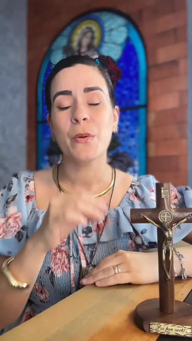 ✨ ORAÇÃO DO DIA ✨

Existe uma oração muito poderosa que pode transformar o seu dia, fortalecer a sua fé e proteger o seu coração.
Ela é simples, mas extremamente forte e especial. Quando rezada todos os dias, abre caminhos, traz paz e renova a esperança.

Não deixe para depois. Faça essa oração hoje e todos os dias. Deus age na constância de quem persevera.

💬 Comente “FAMÍLIA” que eu te mando o link da live para rezarmos juntos.