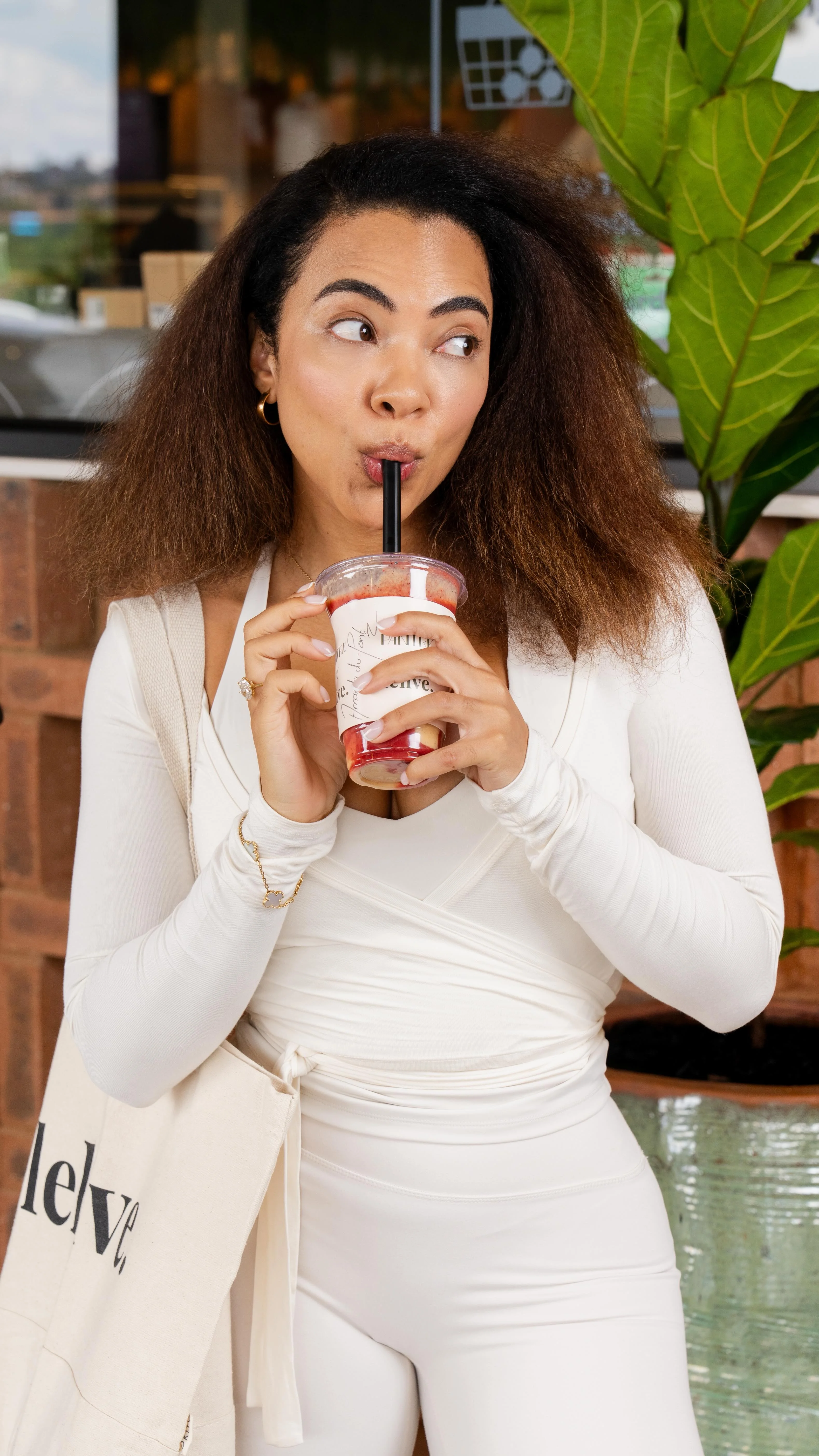 I’ve created the all glow’d up smoothie with @pantry_jhb to compliment your @lelive.africa effective skincare. Hydration, nourishment and glow from within. All profits go to @womenforchangesa 

At Pantry for a limited time only. While stocks last, gifting mini size all glow’d up serum with your smoothie purchase. T&C’s apply