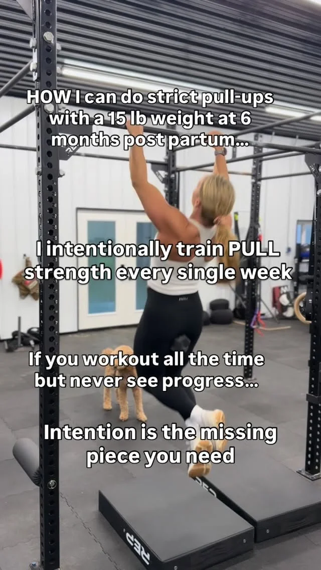 6 MONTHS POSTPARTUM + WEIGHTED PULL-UPS This didn’t happen by accident. I intentionally train pull strength every single week. Not randomly. Not when I “feel like it.” Every week. Consistently. Intentionally. If you fee...