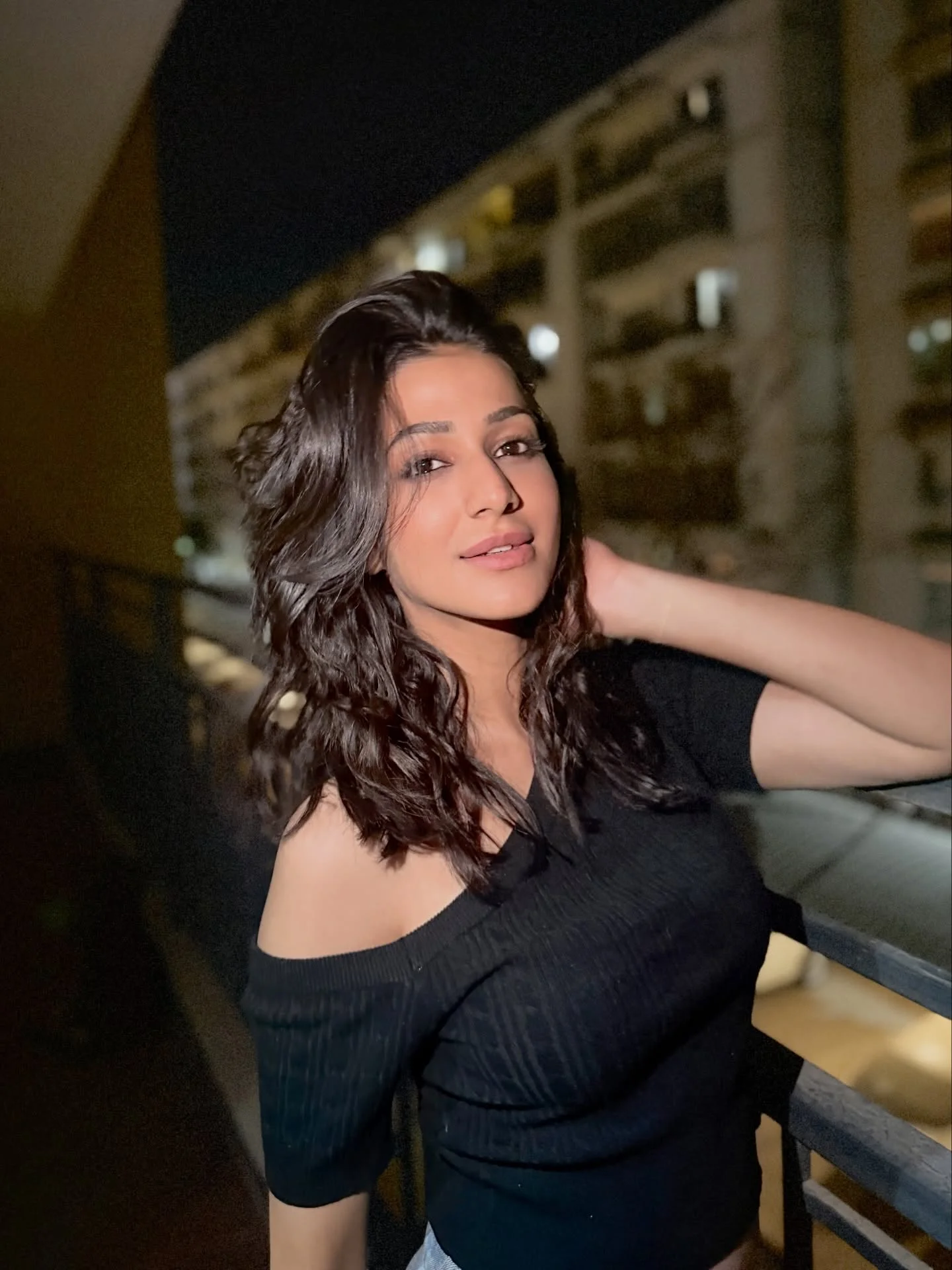 Ab jaldi se Bol do ki pyaari lag rhi hu taaki mumma ki daant na padhe Waise zyada chote ho gye Kya Baal? @simaran_hairstylist . . . . #amandeepsidhu #chopped #toodles