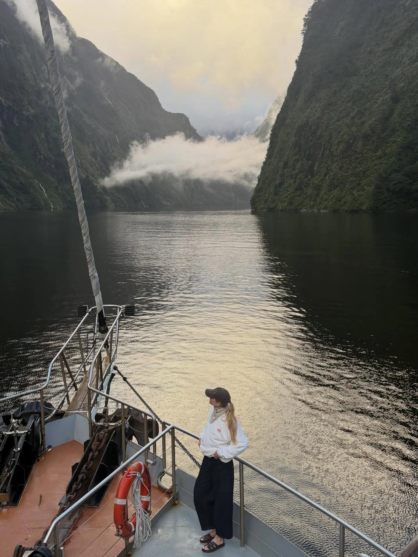 Roadtrip Nouvelle-Zélande ️ Lac Manapouri & Doubtful Sound, là où le monde s’efface… On commence au lac Manapouri Un lieu paisible et préservé, entouré de montagnes et de forêts sauvages… le calme absolu Puis direction...