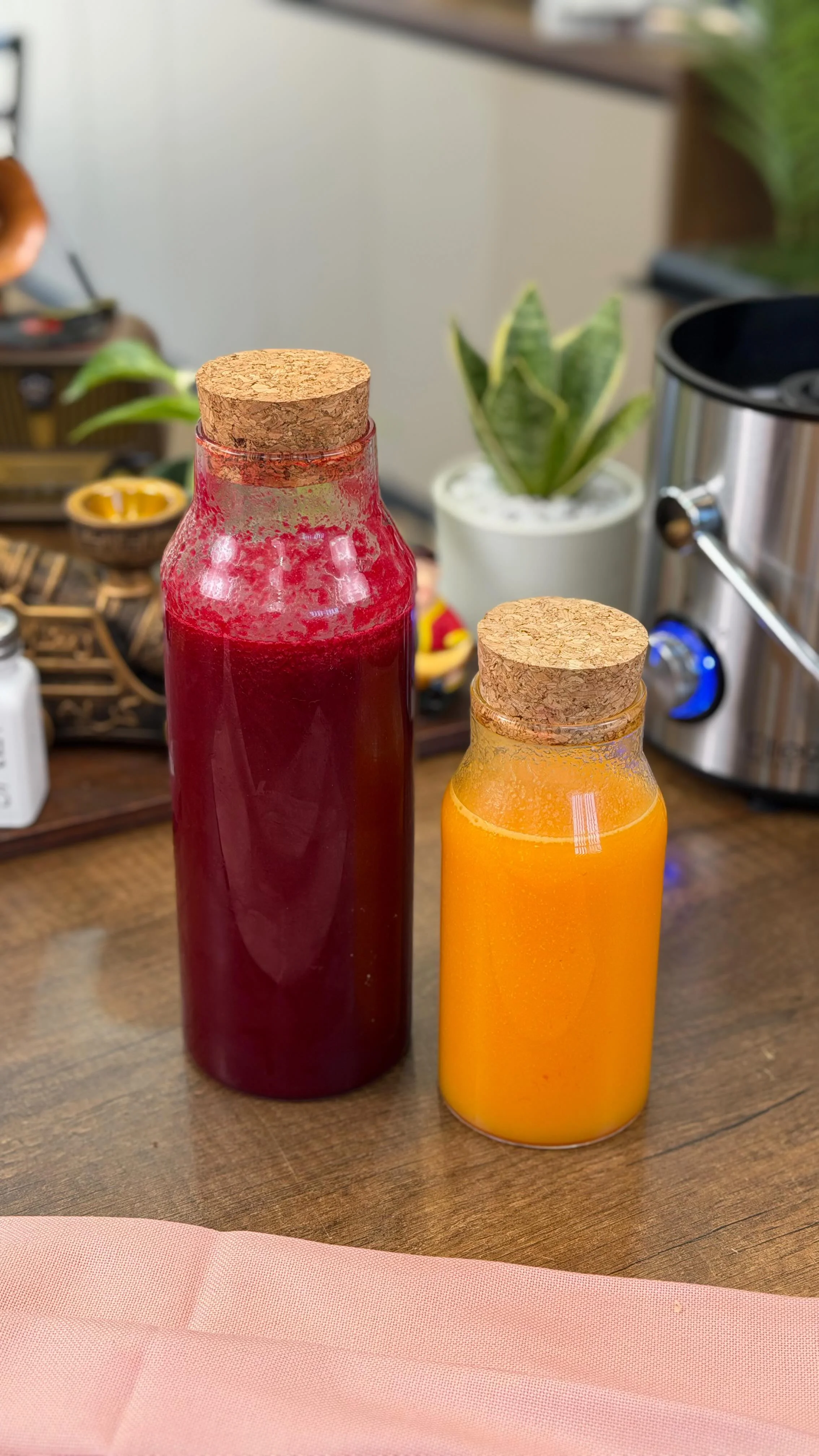 ⁨ هاذ العصائر ولينا مدمنين عليهم يوميااا نحضرهم و يوجدو بسرعة و اكييد بفضل العصارة لي رح تمدلنا كل الفوائد والخصائص الموجودة فالفواكه و الخضار تلقاوها عند ‪@dar.el.bahdja‬ الميزة لي تلقاوها عند دار البهجة هي الضمان و خد...