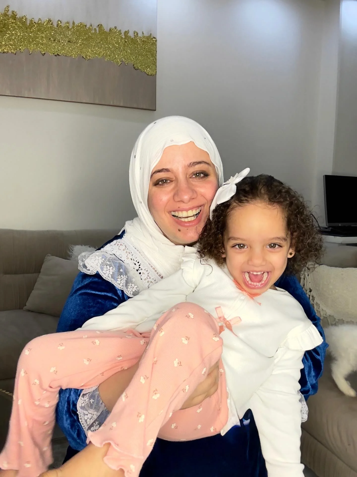 احلي حاجه حصلت في حياتي والله 🥹
الحمدلله أنا ماما لاحلي بنت ❤️❤️❤️
عدينا بحاجات كتير اوووي وعارفه اني قصرت معاكي 
ديما بدعي ربنا يقدرني واخليكي احلي بنت في الدنيا 
بحبك اوي ياقلب مامي 🥹❤️