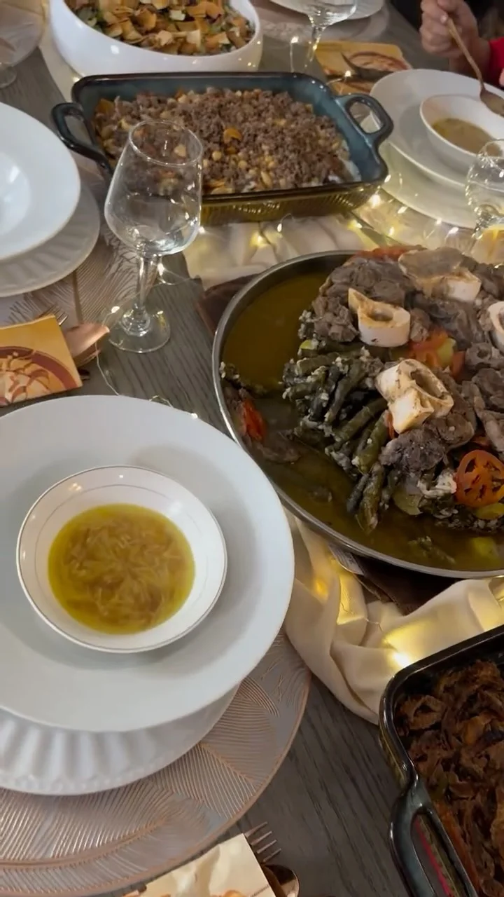 El Ramadán es mucho más que un simple periodo de abstinencia; es el noveno mes del calendario islámico, considerado el más sagrado y bendecido del año para los musulmanes de todo el mundo. Representa un tiempo de renova...