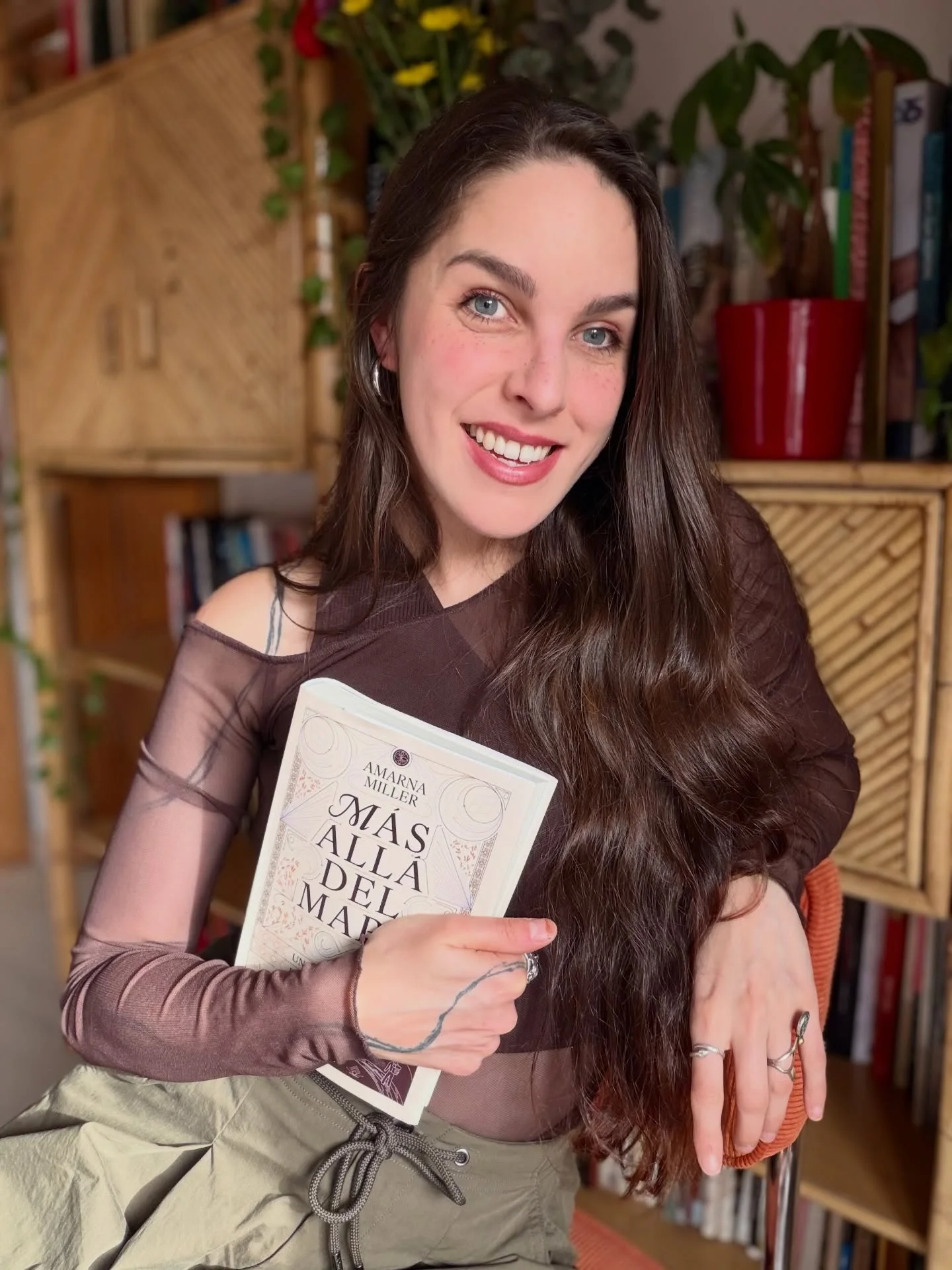 ¡HE ESCRITO UN LIBRO! Y a partir de hoy podéis reservarlo en vuestras librerías de confianza . En todo viaje hay una búsqueda y escribir este libro ha sido, en si mismo, uno de los trayectos más largos y enriquecedores...