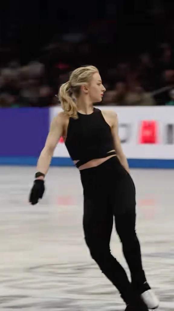 🚀⛸️ Big jumps incoming next week!

In one week, the world’s best arrive in Prague for their first practices ahead of #WorldFigure 

After an unforgettable season, it all comes down to this.

🏆 Who will rise and claim the World titles?

Countdown to Worlds starts now. 🔥

🇯🇵
#フィギュア 数々のビッグジャンプが来週のプラハを熱くする！🚀⛸️ 

チェコの首都に集結する世界トップのフィギュアスケーターが3月24日 #フィギュアスケート世界選手権 2026公式練習に参加します 🇨🇿

名シーンに溢れた今シーズンがいよいよフィナーレを迎えます🏆世界王者のタイトルを手にするのは誰？

興奮のカウントダウンが スタート！🔥

#FigureSkating #フィギュアスケート