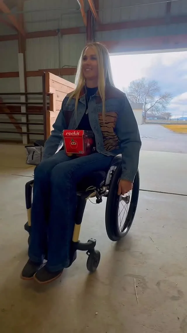 ✨ Dear Power, Thank you for all the adventures, triumphs, and memories… to make the impossible- possible. You will continue to earn every @rockitappleusa Apple and I cherish every kiss, Bubba #amberleysnyder #walkridero...