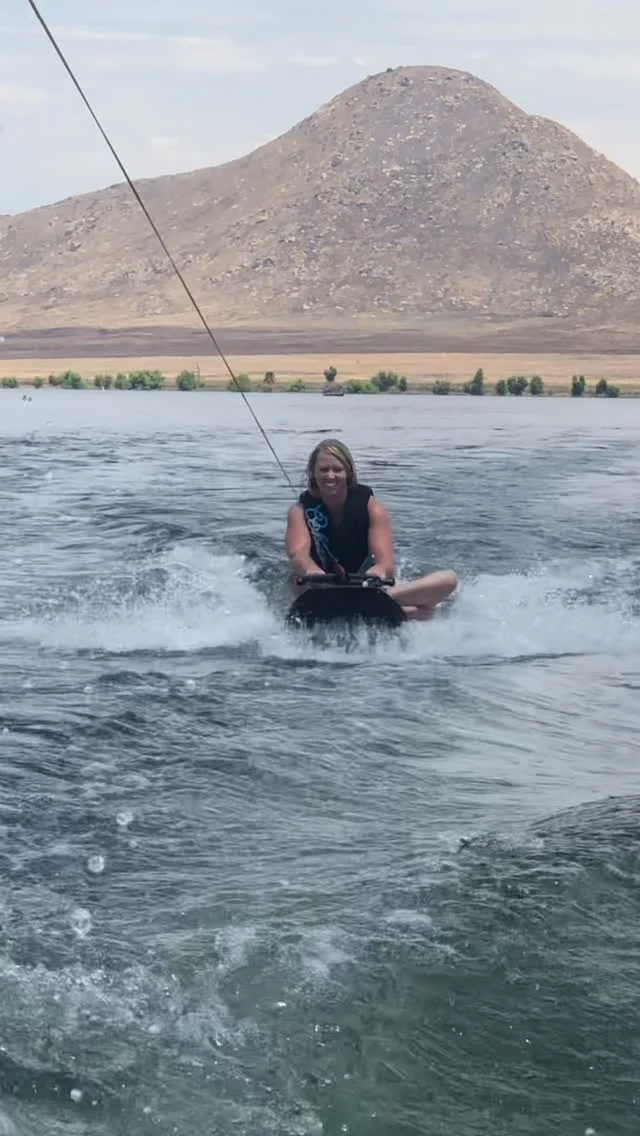 WHEELCHAIR WEDNESDAY #10 of 2026 When we figured out how I could sit on the knee board ‍♀️ I just sat criss cross and could keep my balance in the middle!! I didn’t go off any jumps or do any tricks but I could cruise a...