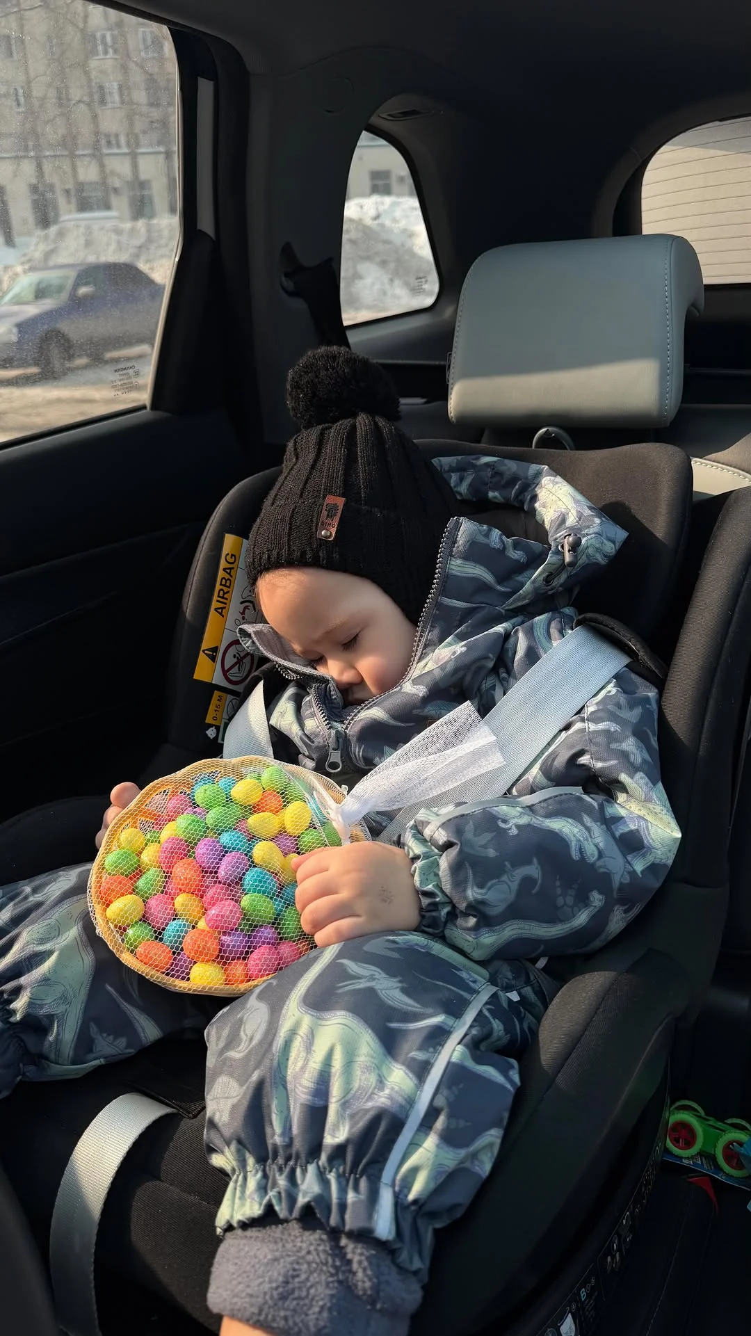 В этом году решили подготовиться к Пасхе заранее, поэтому побежали в Fix Price. Там такой огромный ассортимент, что разбежались глаза. Классно провели вечер с сыном за увлекательным занятием. А вы будете в этом году отм...