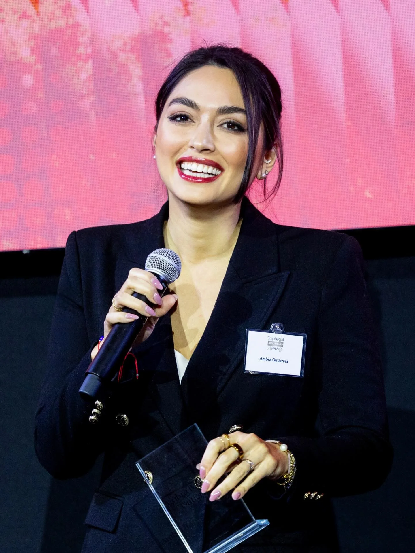 Ricevere il riconoscimento LEAD-HER nella sua prima edizione è un grande onore per me. Un premio che celebra 10 professioniste under 45 selezionate per merito e indipendenza, unendo l’arte della guida — leadership — all...