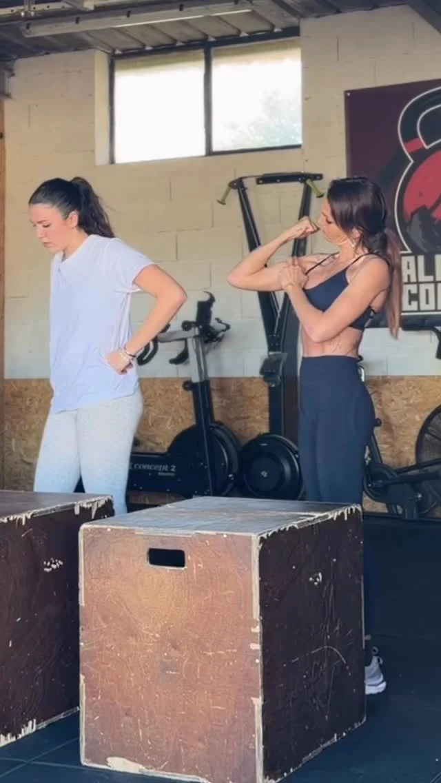 2e séance pour Jade avec @alpillescoaching On vous partage les bons conseils… et les mauvaises postures en direct Heureusement qu’Audric sauve l’honneur Nous, on travaille vraiment… mais on rigole (beaucoup trop) N’hési...