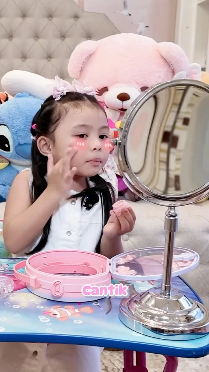 Tas lebaran akuu nihh gaess dari
@amarakids , bagus kan?🫶🏼
Hihi apa momen lebaran yang kalian
paling tunggu?🥰