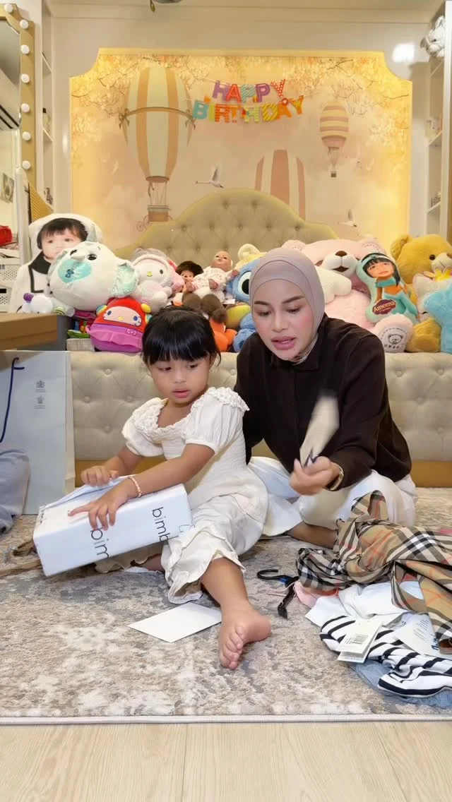 Unboxing kado ulang tahunku 🎁✨