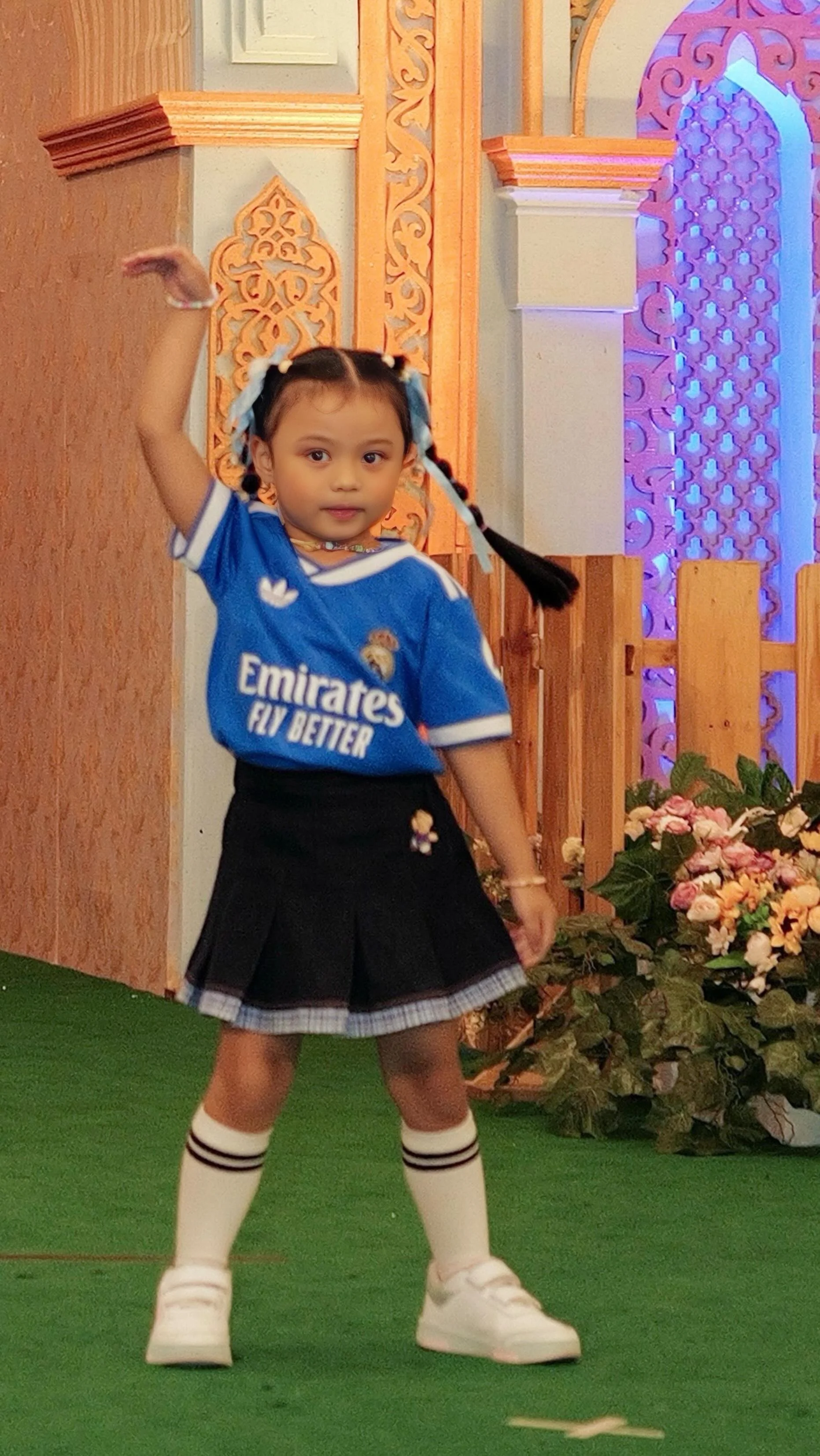 Pertama kali aku perform nih! Gimna dance aku onty uncle??🫣😊