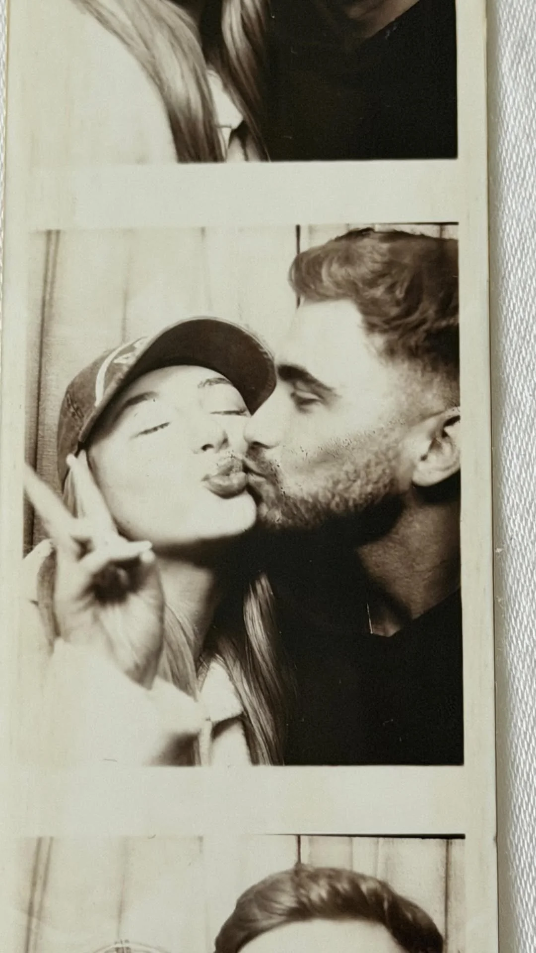 A vintage Photobooth in NEW YORK, yes please ️☁️ #photobooth #newyork