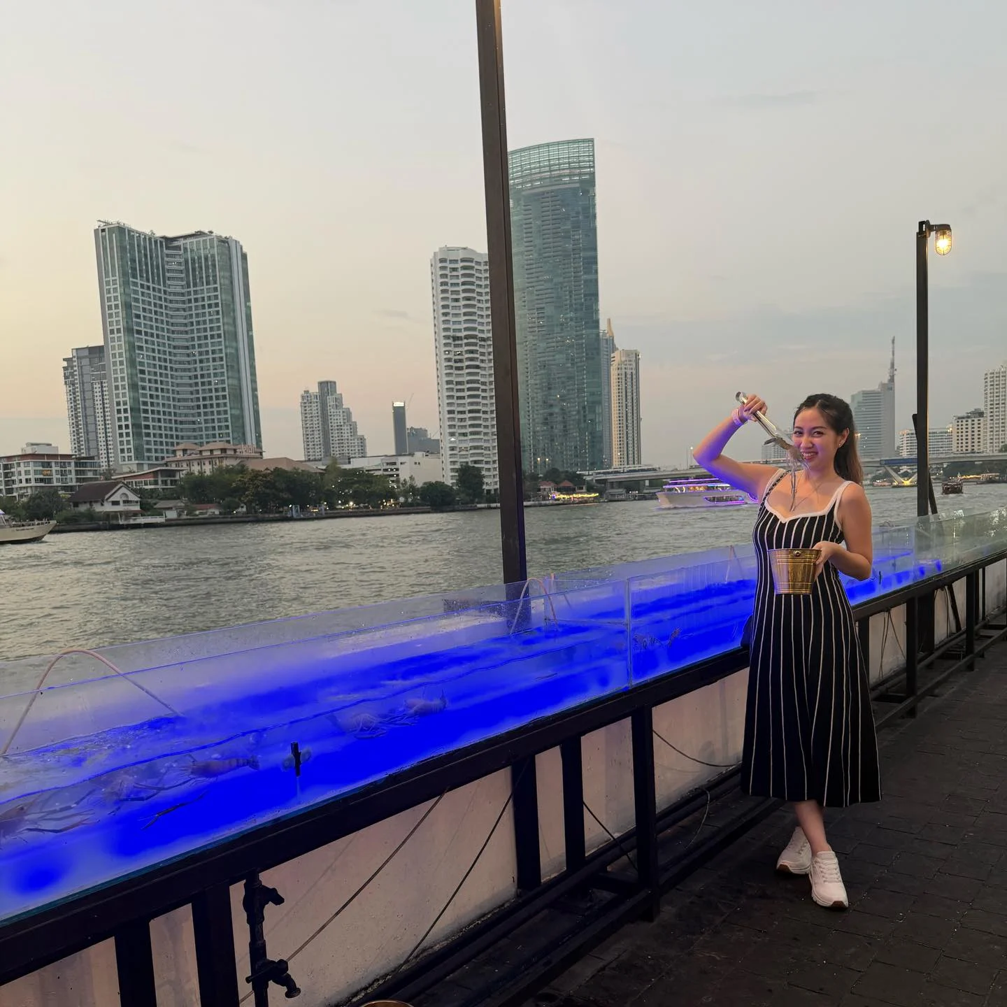 All you can eat terbaik dan ter worth it seumur hidup, defisini AYCE bintang 5 krn seworth it itu ngak cuma puas sm makanannya tp sm viewnya & experiencenya juga juara pol ⭐️⭐️⭐️⭐️⭐️ Buat yg ke Thailand wajib pol kesini...