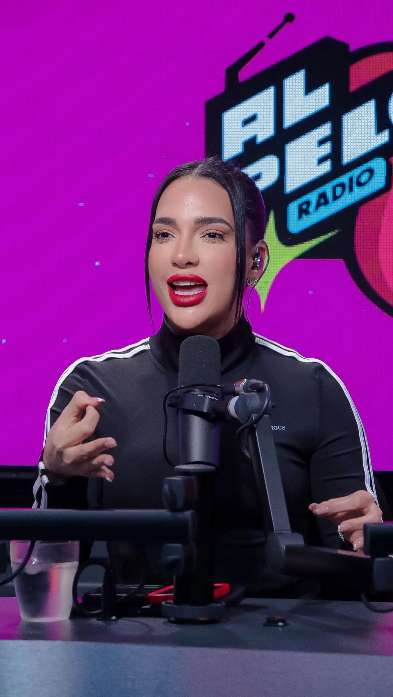 Por envidia faltaron todas hoy a extremo a extremo y dejaron SOLA a #NelfaNuñez dice @ameliaalcantara01 🫣

102.5 @escandalofm 📻 
LUINNY CORPORAN APP📱