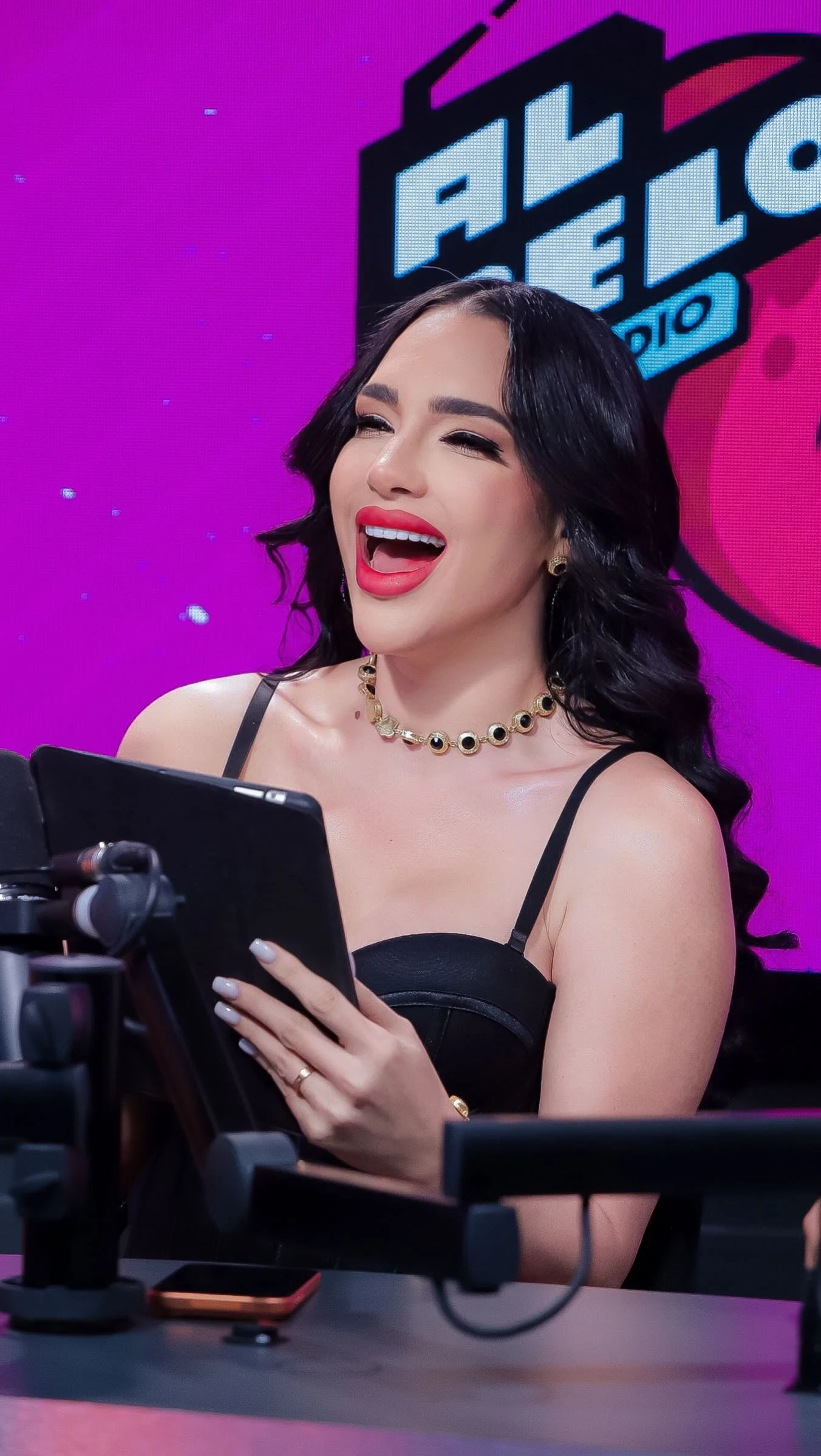 #Fokito se quilla cuando ve a sus ex empleados brillar dice @ameliaalcantara01 🫢

102.5 @escandalofm 📻 
LUINNY CORPORAN APP📱