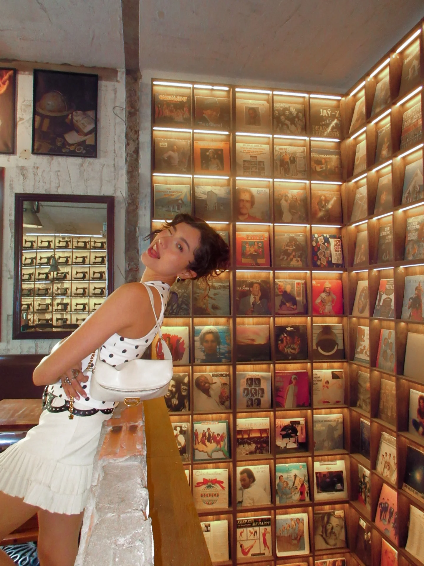 Instagram post by @ameliath (DV8kfIbDyE6).