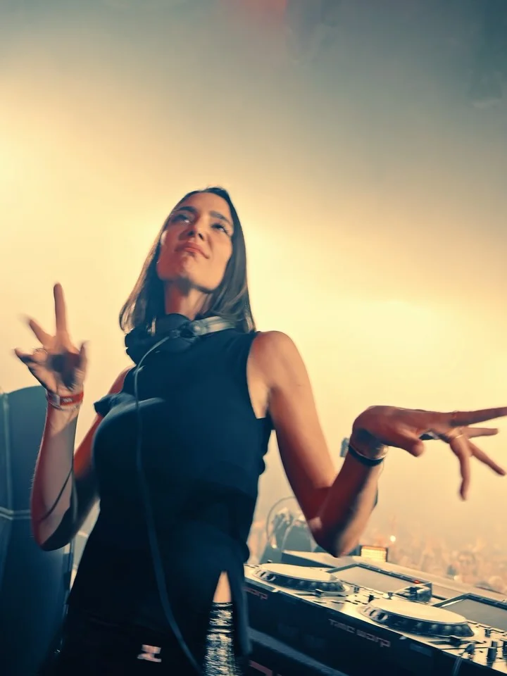 HOW INSANE IS THIS PRODUCTION ????? thank you @time_warp_official 🤍✨ i had the best time