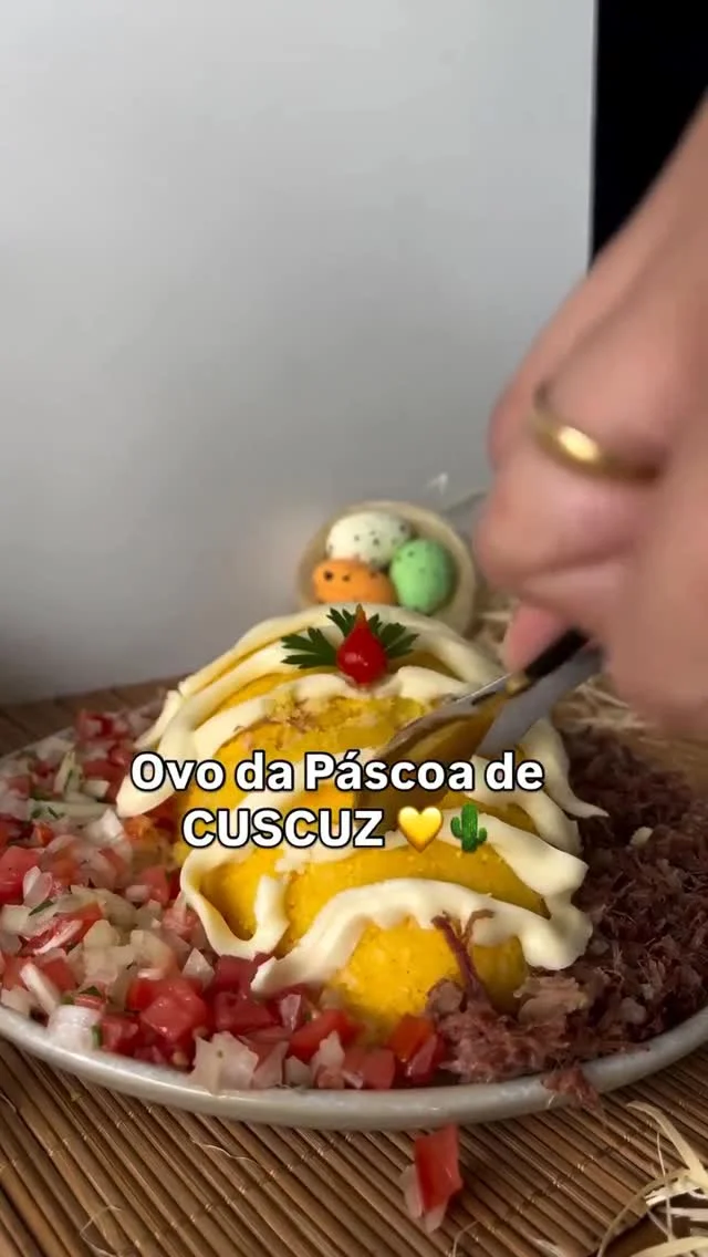 @thacy.arretada agora eu tenho mais que obrigação de ir aí provar desse ovo de cuscuz ‍♀️ Alguém aí pra provar também? . . . . #nordeste #cuscuz #ovodepáscoa