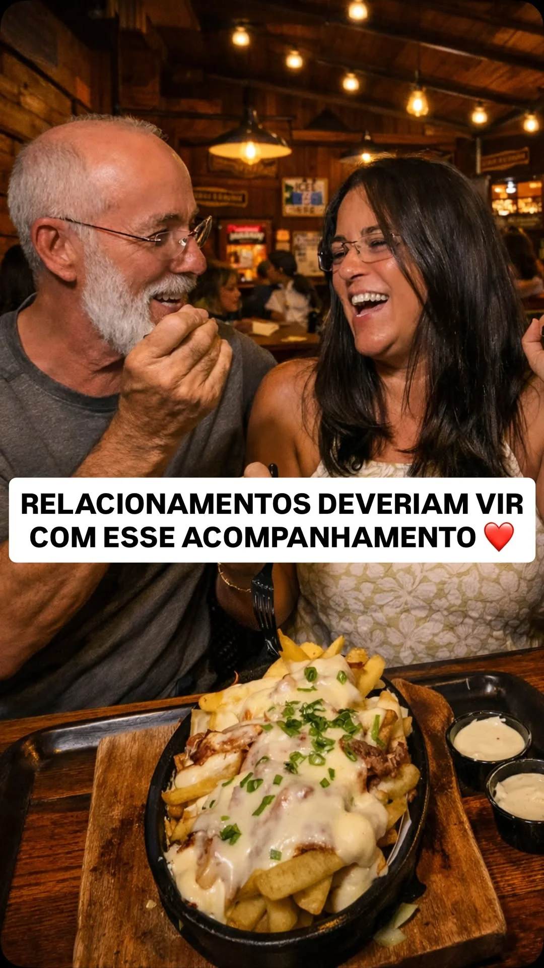 Relacionamentos deveriam vir com esse acompanhamento: Porção Derrete que leva a nossa Batata Steakhouse com costelinha defumada na lenha de pêssego e reduzida no barbecue, American Cheese feito na casa e um toque especi...