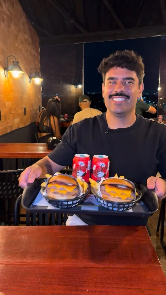 COMO COMER BEM E BARATO NA MELHOR HAMBURGUERIA DO BRASIL QUE GANHOU PELO VOTO POPULAR DA @burgerfestoficial a @americanbullsbr A @americanbullsbr foi eleita, pelo voto popular da @burgerfestoficial, pela segunda vez com...