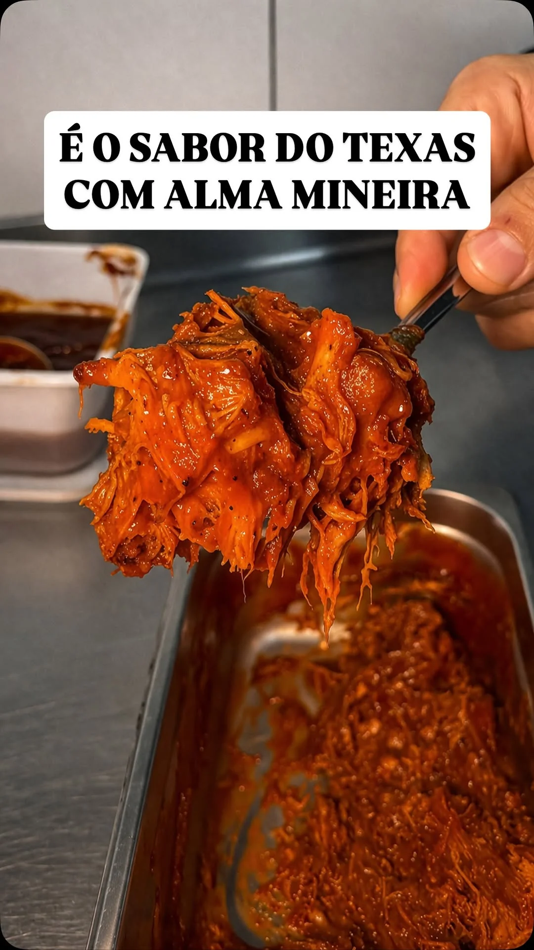 Esse é o segredo do nosso Burger Dopamina, campeão do @burgerfestoficial no voto popular mais uma vez. Costela com pegada texana, envolvida na nossa redução de ketchup Heinz com goiabada cascão e pimenta calabresa. A @s...