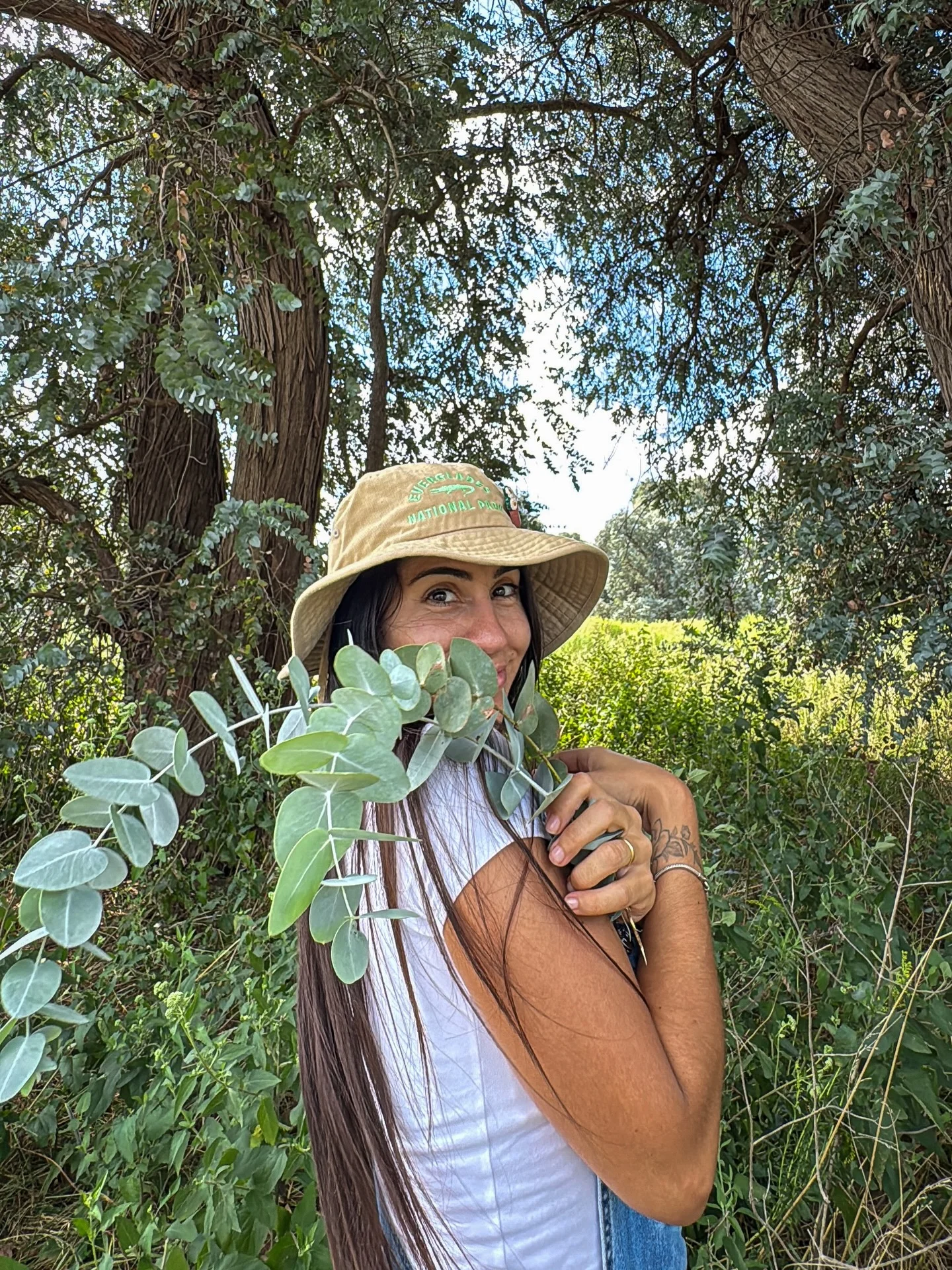 Buenas tardes desde La estancia Margarita Paso número 1: Apreciar la vegetación, conocer el suelo, los vientos, las lluvias ✨ Paso número 2: Desmalezar Poco a poco … sin prisa pero sin pausa vamos conociendo nuestro nue...