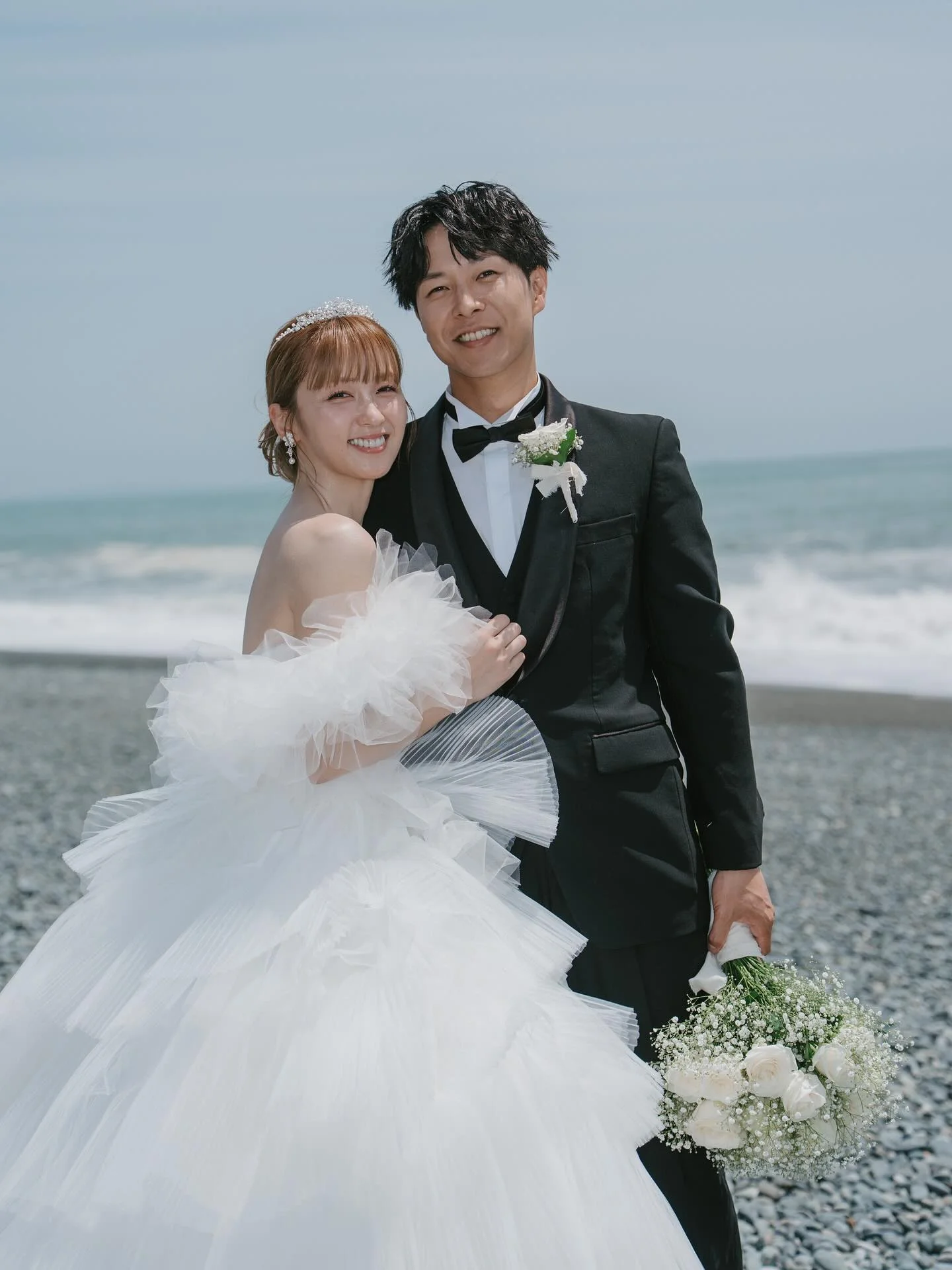 6th wedding anniversary‼︎ 一度は諦めかけていた結婚式。 子供も少し大きくなったこのタイミングで、せめてウェディングフォトだけでも撮っておこう！といろんな準備を進める中、やっぱり結婚式を挙げたい！と思い始めました。 そして昨年いろんなご縁が重なり、私達夫婦ゆかりの地で、素敵な結婚式を挙げることができました‼︎ これからも家族仲良く愛おしい毎日を積み重ねながら、お互い成長していけるよう頑張って参りますので、引き続...