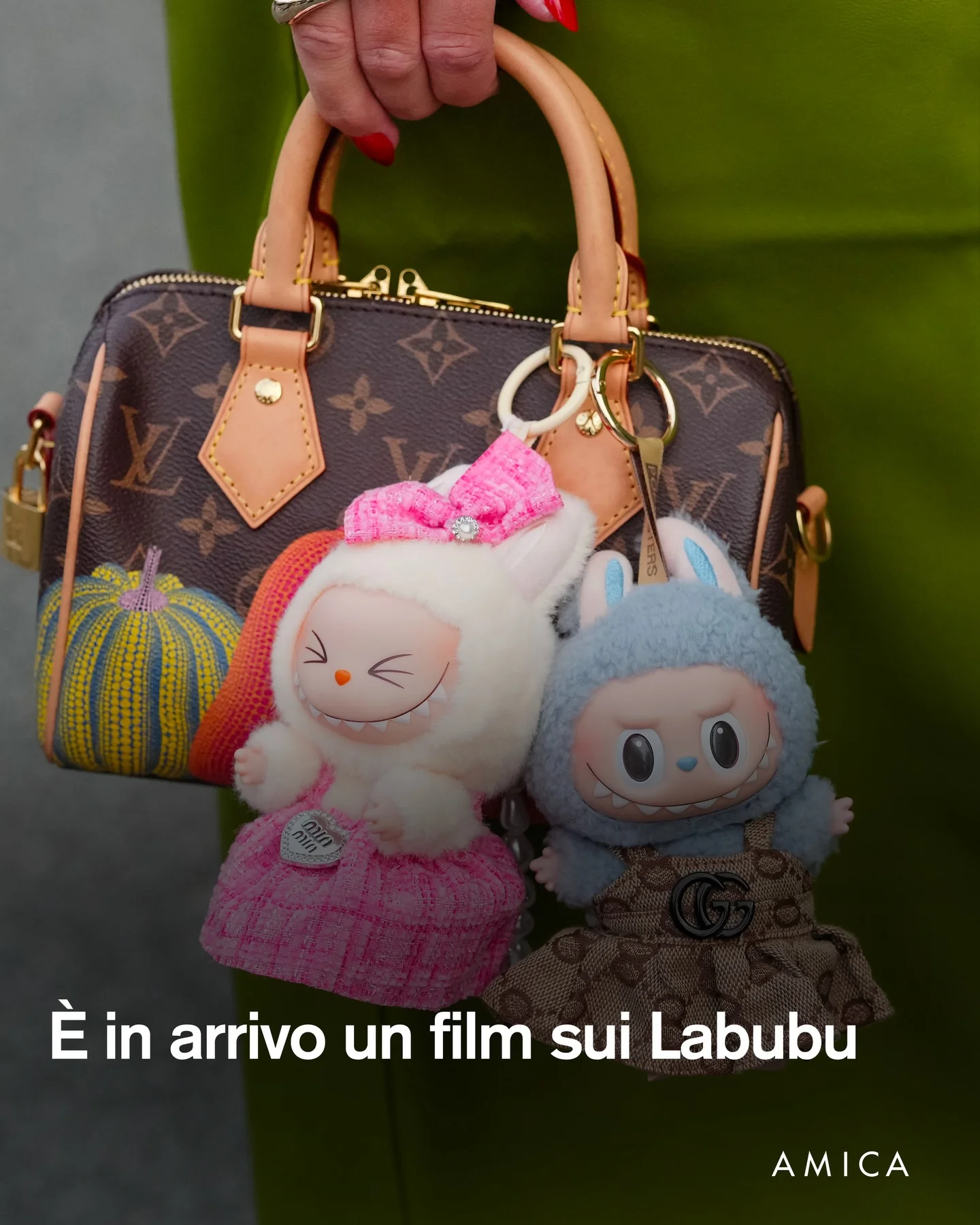 I @labubu arriveranno presto sul grande schermo. Piccoli, pelosi e con quel sorriso dentato un po’ inquietante e un po’ tenero, i Labubu sono ormai ovunque: appesi agli zaini, protagonisti su TikTok e sfoggiati dalle ce...