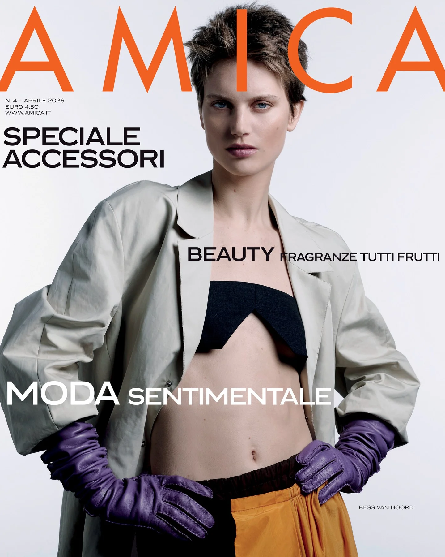 Ecco la tanto attesa wish list di primavera. Ballerine a stampa wild molto appuntite: lo chic è affilato, combattivo, urban jungle. La hobo bag di pelle morbidissima, dall’aspetto vissuto: non mini, maxi. Decisamente. ⁠...