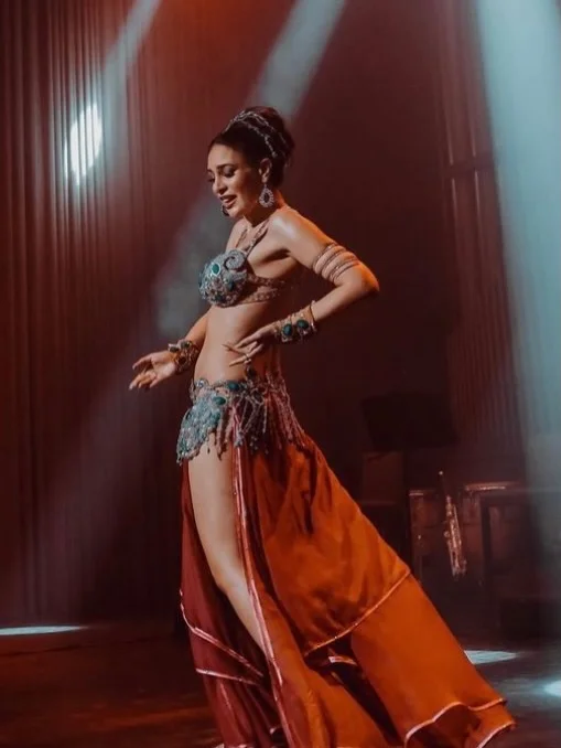 The stage is where I live, love, laugh, and survive even the toughest moments. Thank you for allowing me to step out of the everyday world into this magical dimension. Happy #worldtheaterday ✨ #amiesultan #ايمي_سلطان