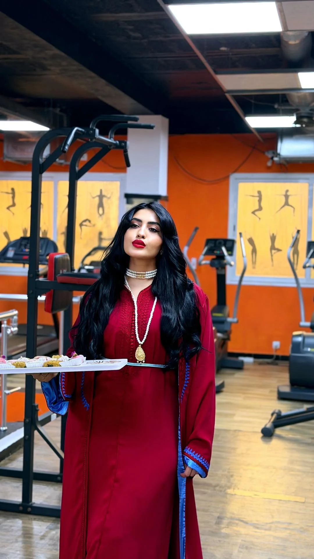 Entre les gâteaux et la motivation… on a toutes une personnalité pendant l’Aïd Eid Mubarak Dis-moi en commentaire : t’es laquelle ? Tag ta copine qui dit ‘dernier gâteau’ 10 fois #oran #eidmubarak❤️ #fitnessmotivation #...