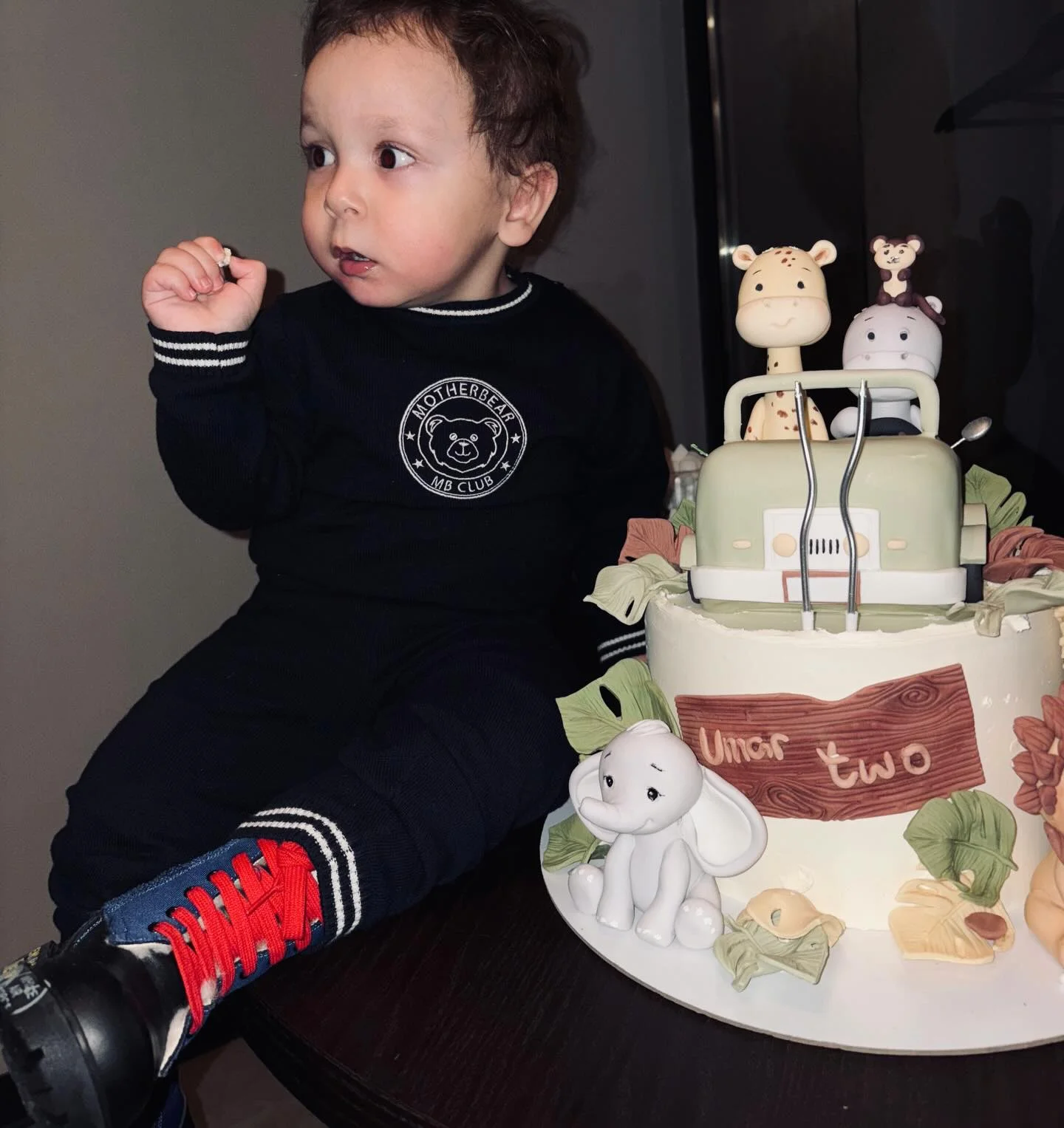 Сегодня моему мальчику исполнилось два года ❤️ Два года назад я впервые услышала твой крик в родзале — и он стал самой лучшей музыкой в моей жизни. Помню, как мне положили тебя на грудь, такого крошечного, тёплого и род...