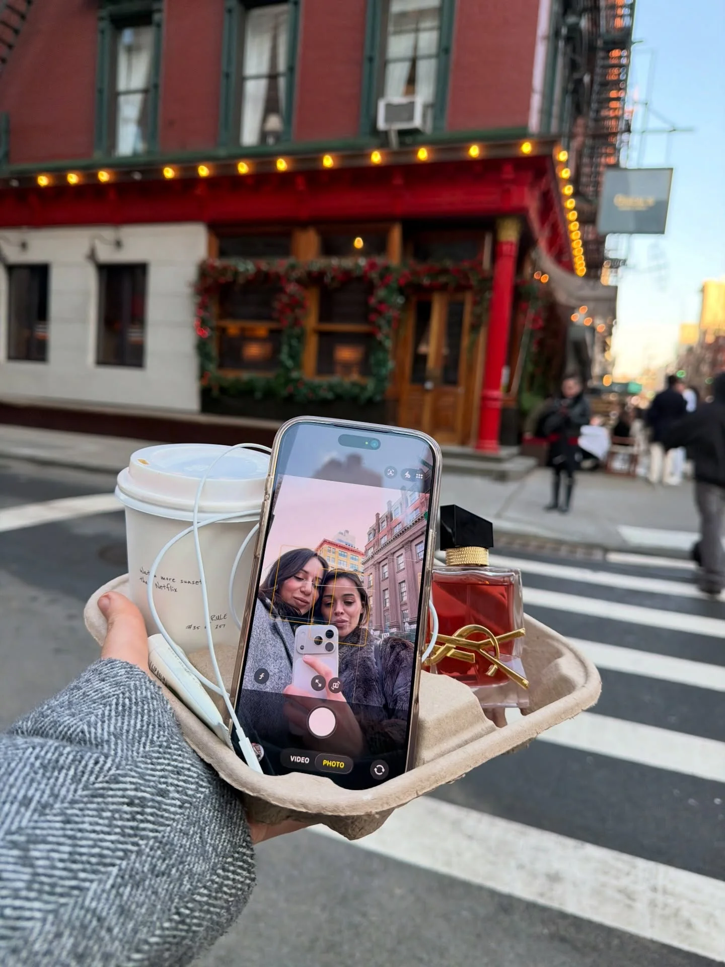 walking down the street being told u smell good thank you @yslbeauty #berrycrush #giftedbyyslbeauty @creator.deck