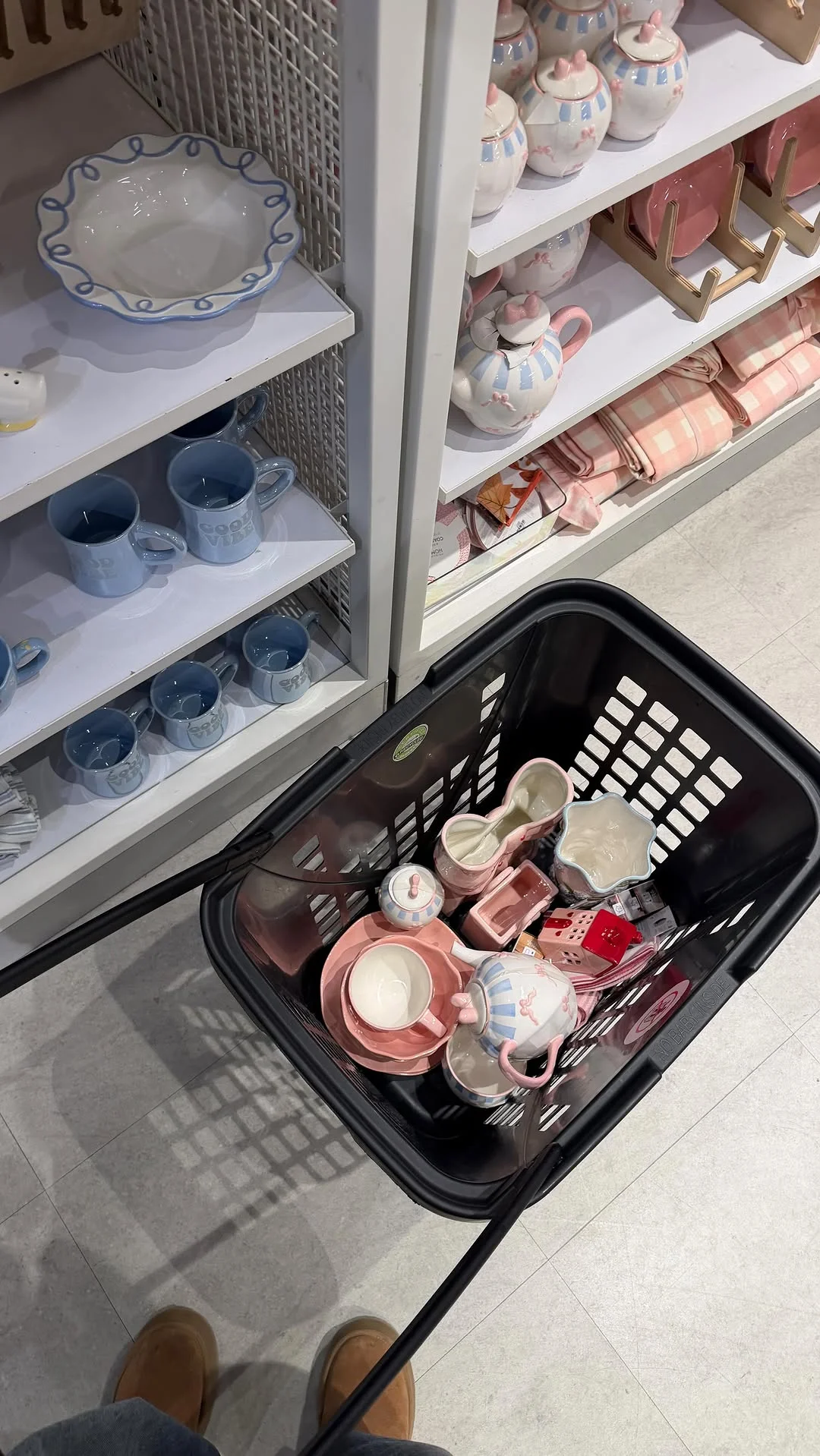 New Ep Amina’s moving series #movingout #moving