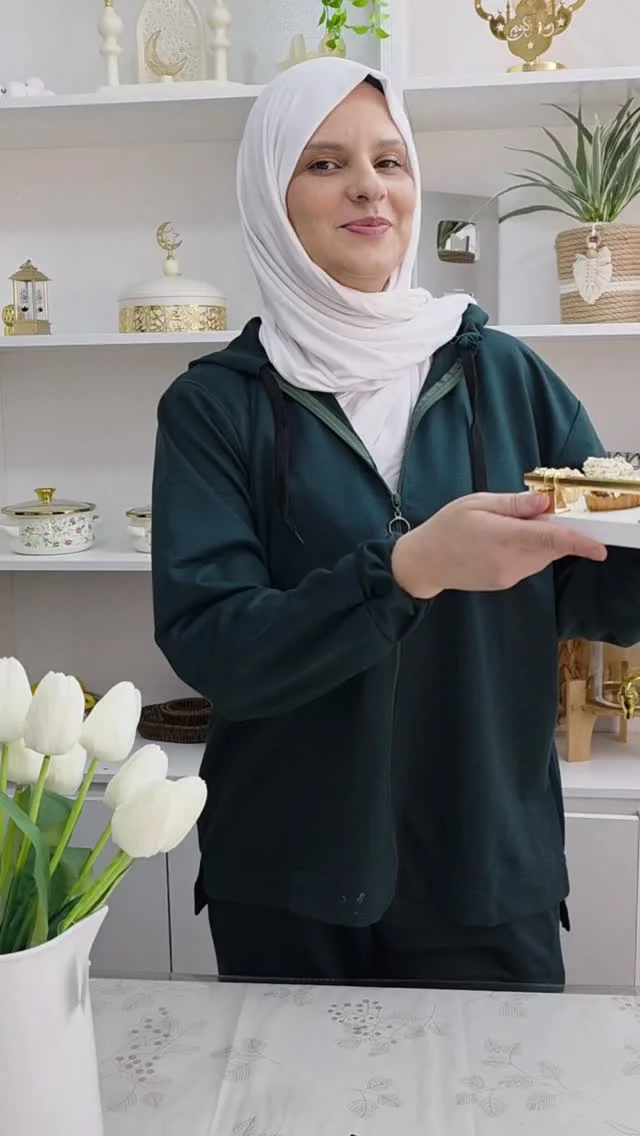 صابلي المعجون من اسهل الوصفات للعيد الوصفة بيضة كاملة و صفار كوب الى ربع سكر ناعم م.ك لافاني 2م.ك نشاء قرصة ملح نصف م.ص خميرة الحلويات فريدة الحشو كيلة معجون كيلة حلوة الترك زوج كيلات كوكاو محمص و مرحي #طبخ #اكسبلور_فول...