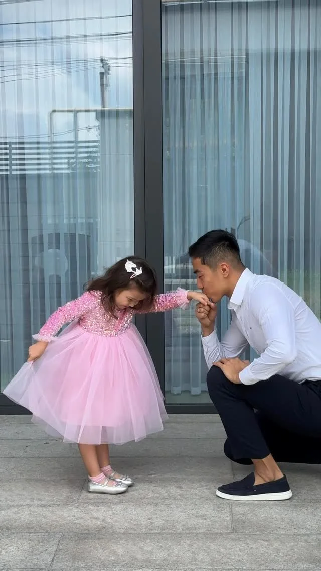 Сегодня мы стали родителями впервые❤️ С тех пор прошло время. Ты выросла. Стала умнее, сильнее, красивее! Но для нас ты всегда будешь той самой малышкой, которая изменила нашу жизнь навсегда Спасибо тебе за то, что выбр...