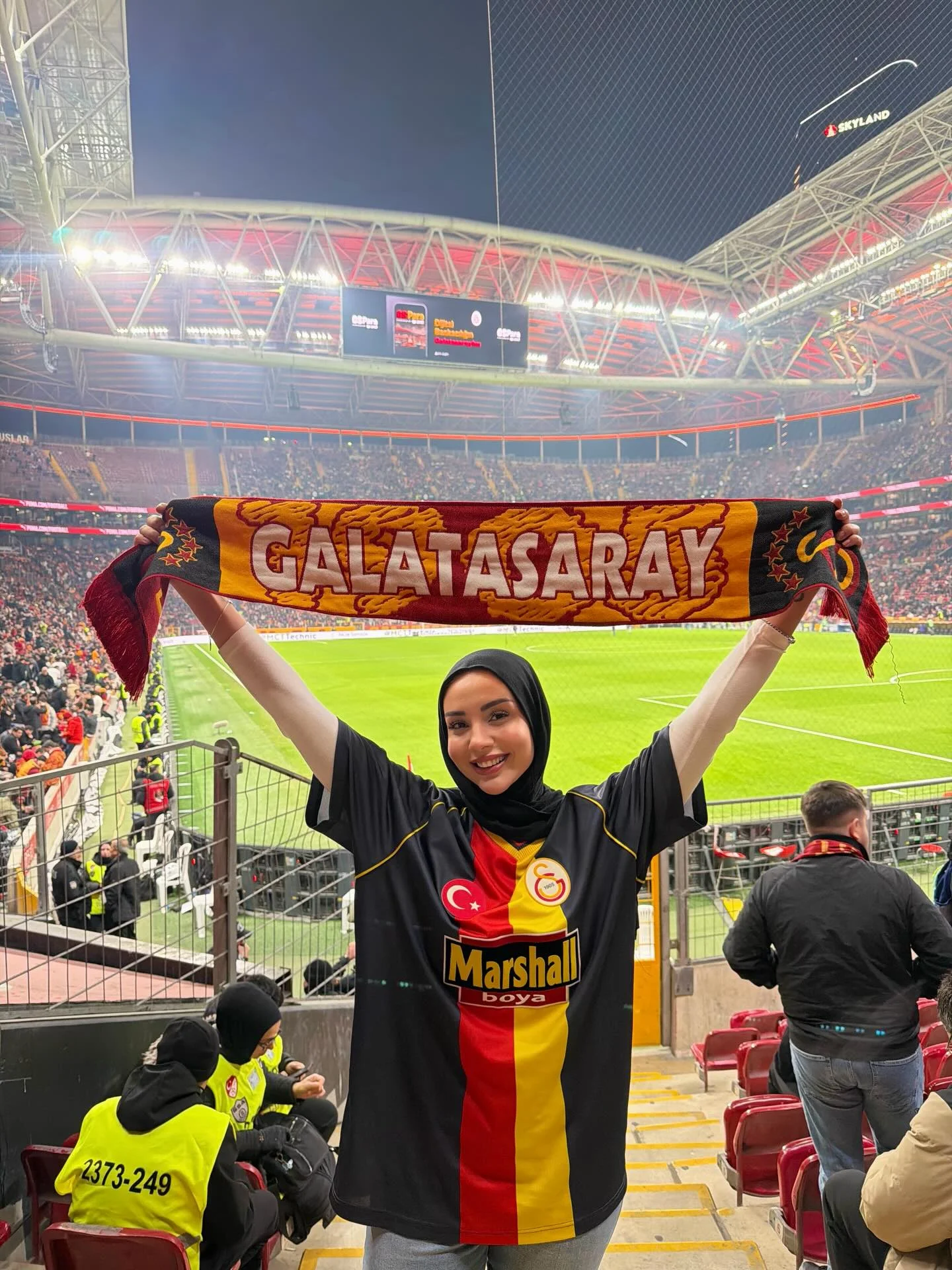Ağlamayı sevseydik Sarının yanına laciverti koyardık ❤️ #galatasaray #şampiyongalatasaray #fenerbahçe