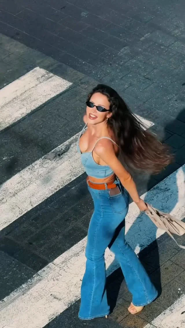 Девочки, улыбайтесь. Не потому что так над, а потому что вы у себя есть. Цветите не для кого-то, не ради взглядов и оценок, а изнутри. Когда вы наполняете себя, это невозможно не заметить. Любите себя не за достижения,...