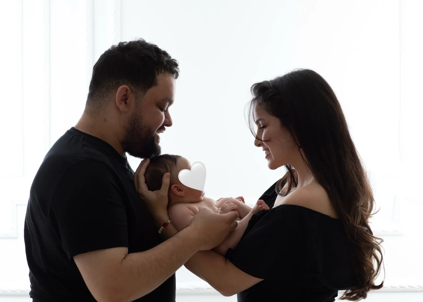 ⁨	عيد ميلاد سعيد لأحسن زوج و احسن أب 🤍 الله يخليك ليا و لينا أنا و لينا 👶🏻🤭 و لعقبال أعوام طويلة و سعيدة مع بعض ان شاءالله 🤲🏻⁩
📸 @pixlovephotography