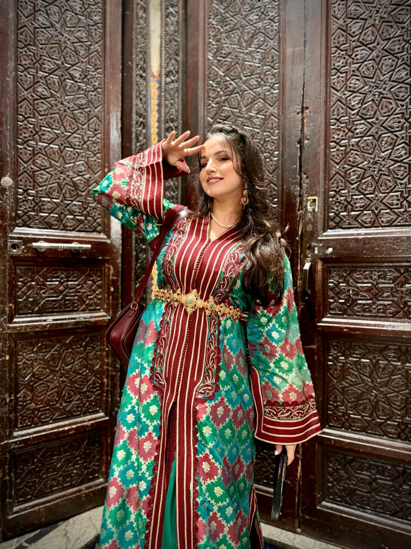 ⁨	قفطان مغربي لابسو الزين المغربي😋 فرياض مغربي مصاوب بالزليج المغربي … ما اجمل ثراتنا 🇲🇦😍⁩

👗: @arousatiofficiel