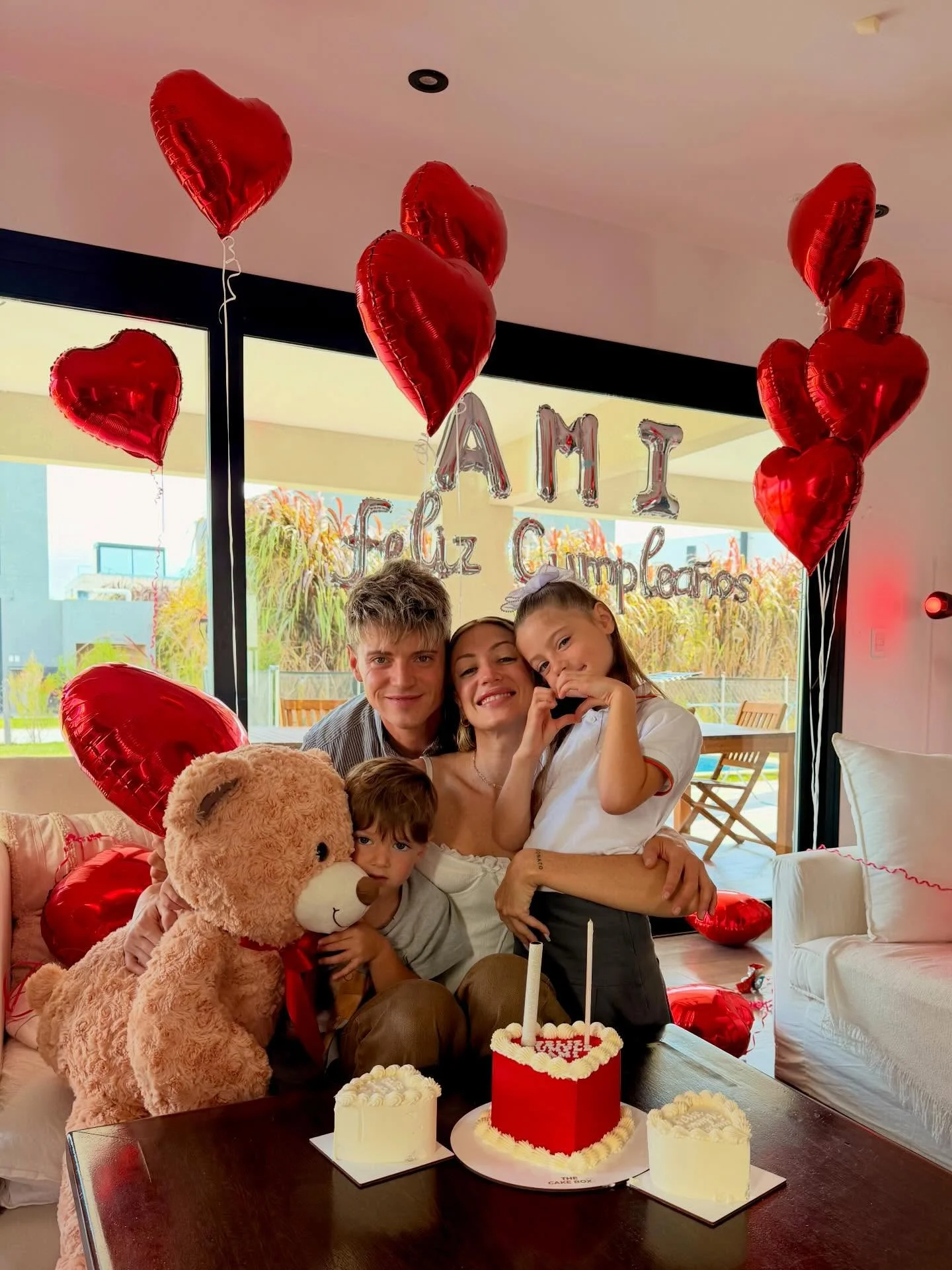 Hoy celebramos a la mujer más increíble que conozco @amirachediak , No solo sos una compañera hermosa, también sos la mejor mamá que Roma y Donato podrían tener me hace admirarte cada día más Quise prepararte una pequeñ...