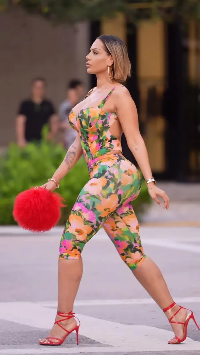 Breaking necks 😮‍💨😍