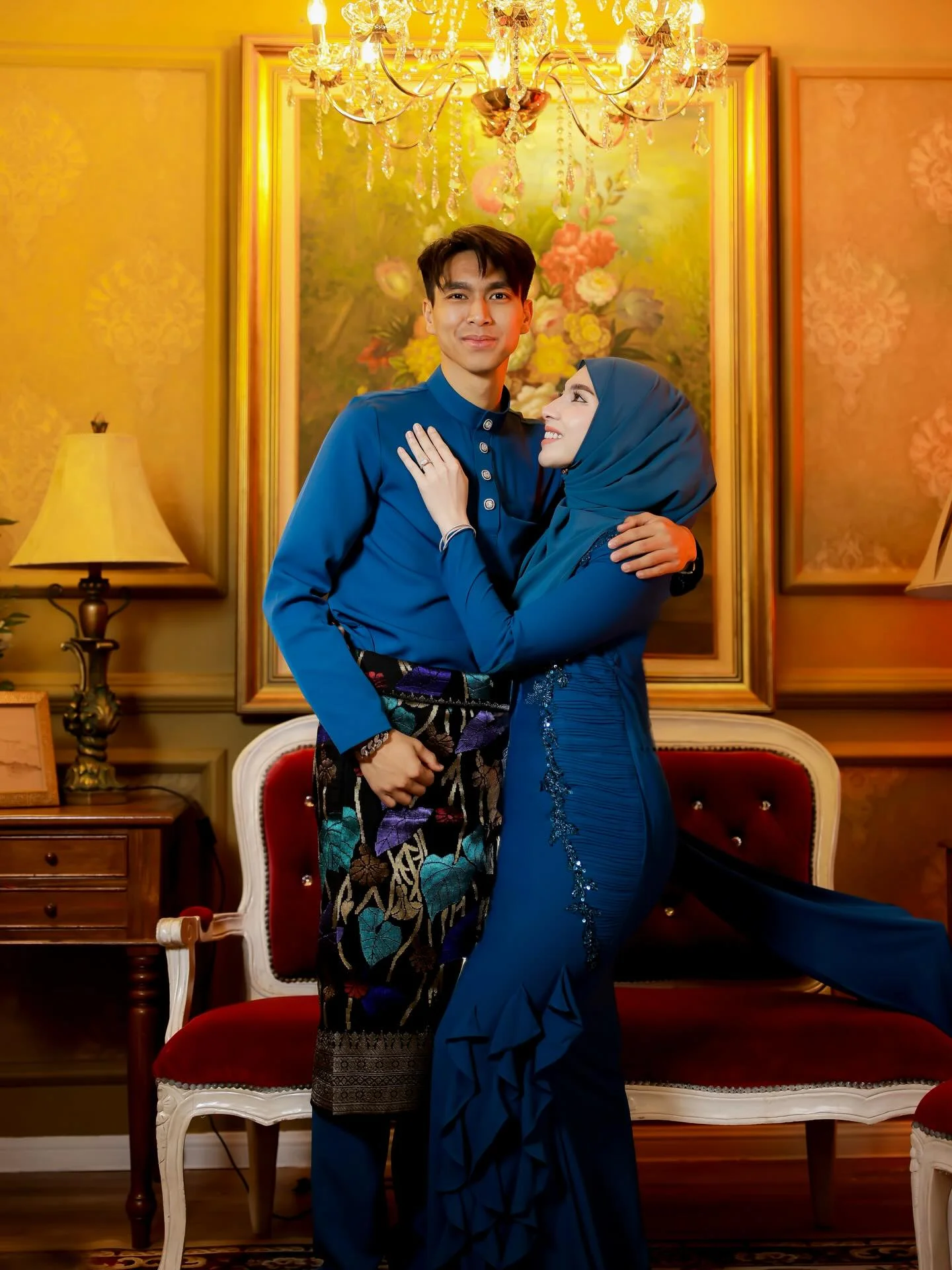 Nobody talks about how peaceful life gets, when you're with a good man whose only mission is to make your life better ❤️ Aku xnak lelaki aesthetic, aku suka bila dia jadi lelaki yg panic attack cari aku kalau aku tak re...